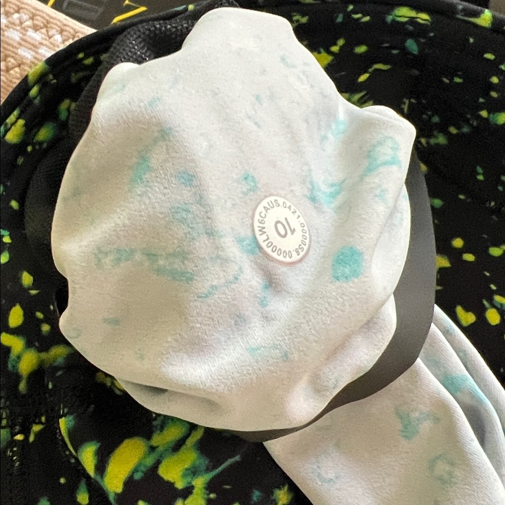Lululemon Black and Green Splatter Leggings, 10 - Picture 2 of 6